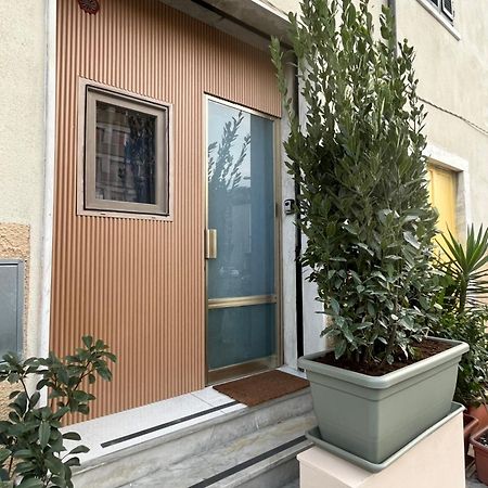 Apartament La Depandance A 7 Minuti Dal Mare Carrara Zewnętrze zdjęcie